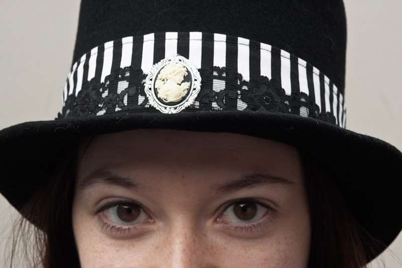 Hat ornament : Stripes