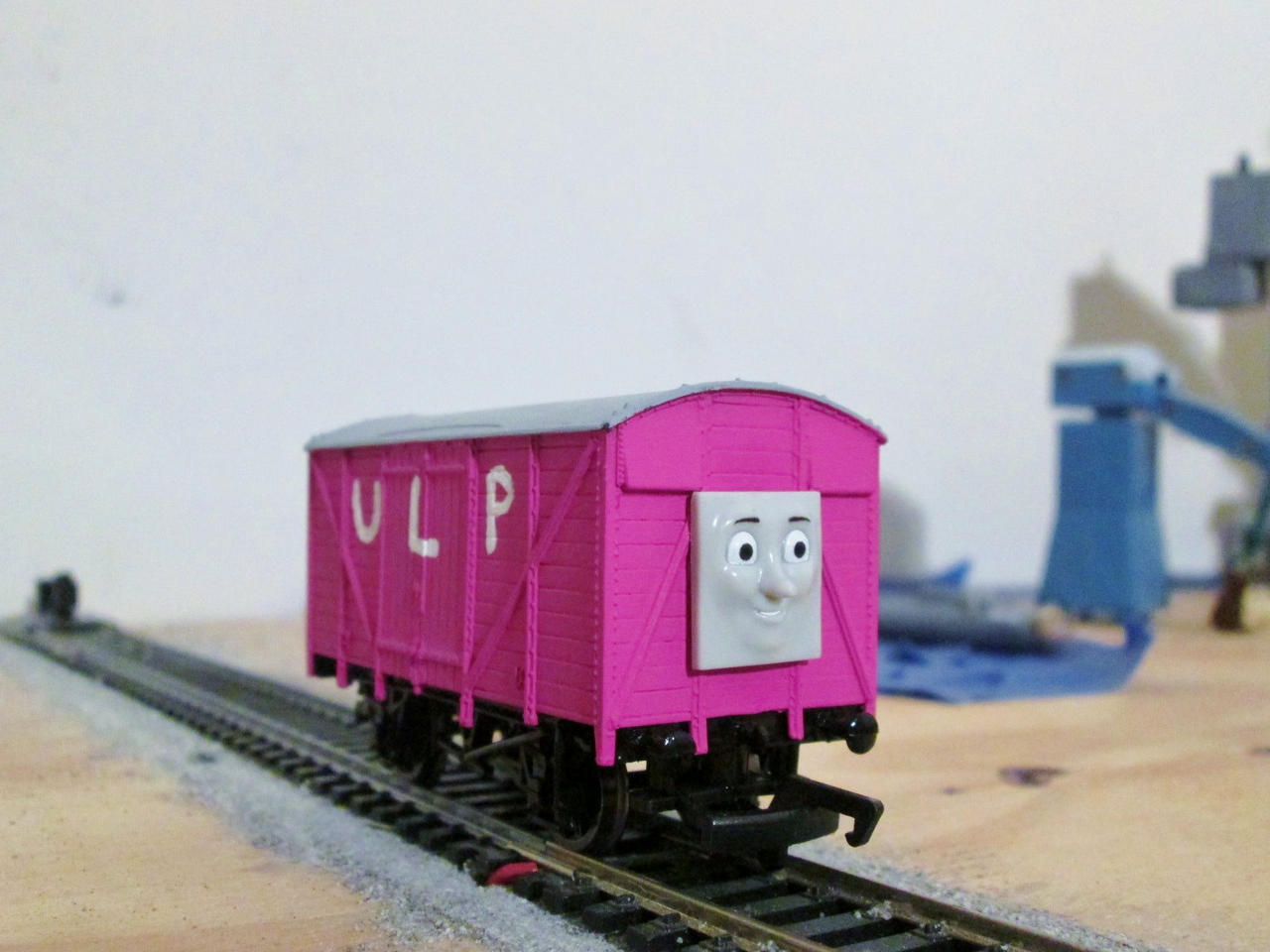 Bachmann Custom ULP The Pink Ventilated Van By ThomasFormersWars101 On bachmann-custom-ulp-the-pink-ventilated-van-by-thomasformerswars101-on