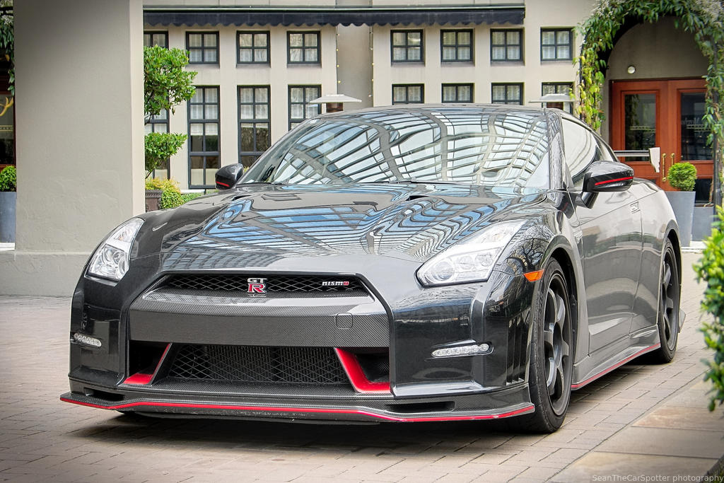 Red on Black Nismo GT-R