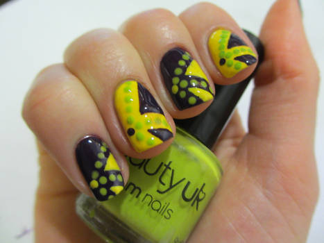 Funky Contrast Nails