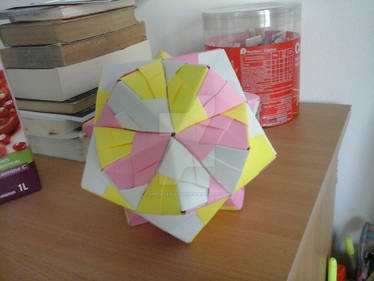 Icosahedron Kusudama by Tomoko Fuse