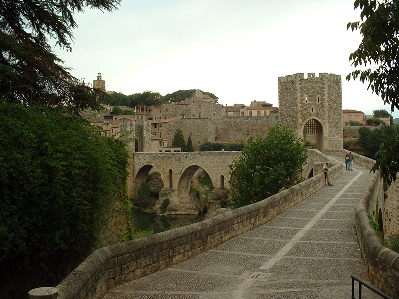 pont de besalu