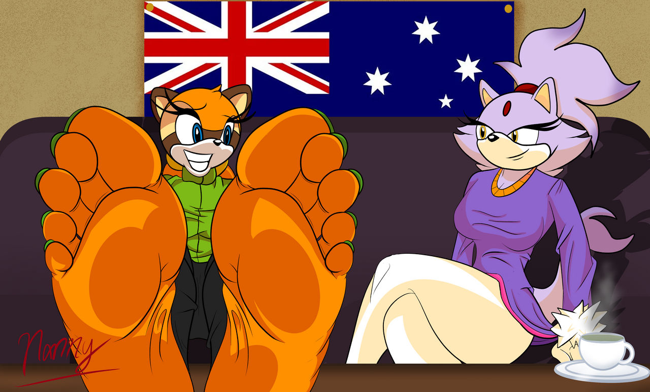 Marine the Raccoon's Big Aussie Soles