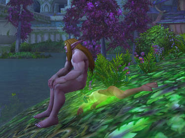 Night Elf Man Farting on Sleeping Void Elf