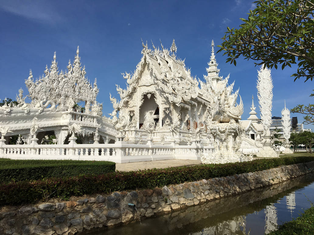 Wat Rong Kuhn (White Temple)