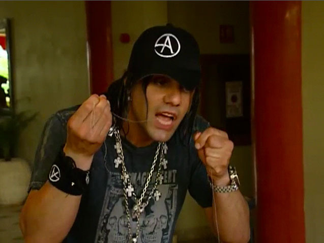 Flossing with criss angel..O_o