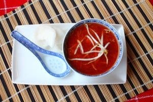 Chinese tomato chicken soup