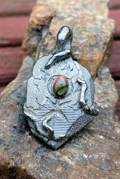 Gruul Pendant