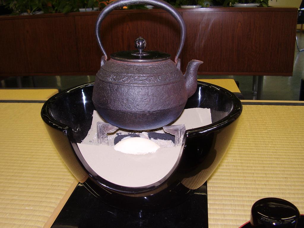 Tea kettle