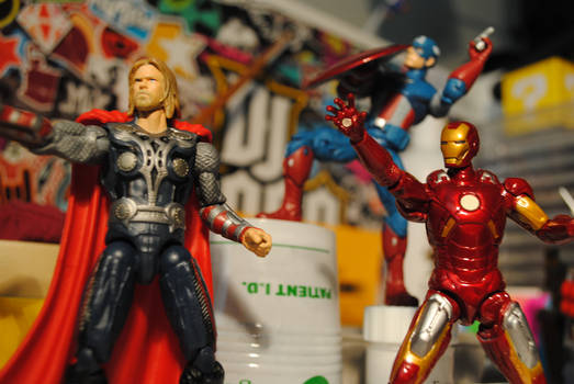 Avengers, Pose!