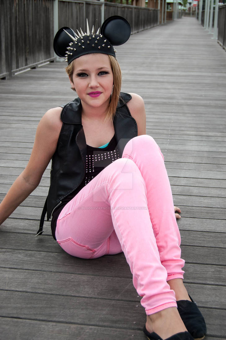 Punk Rock Minnie Mouse by BloodyVixenCos23 on DeviantArt