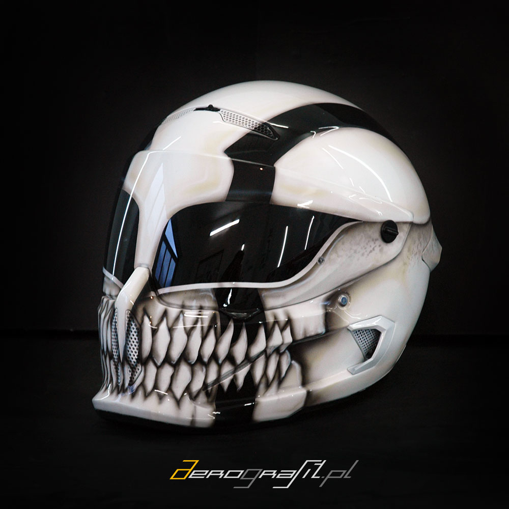 Hollow Ichigo Bleach motorcycle helmet airbrush by aerografit on DeviantArt Hollow Ichigo Bleach motorcycle helmet airbrush by aerografit on DeviantArt