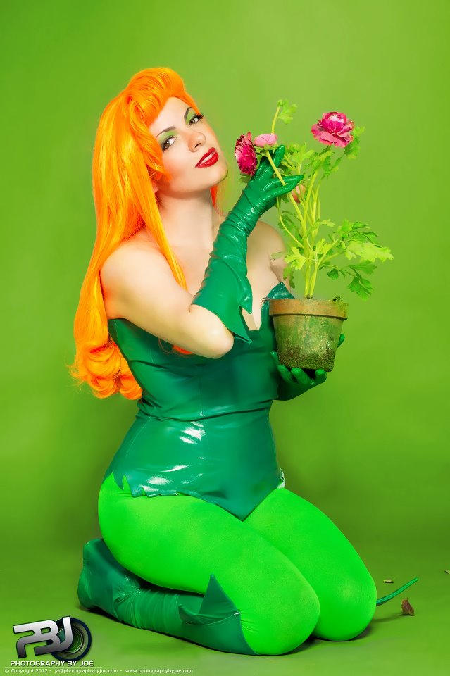 Poison Ivy Cosplay (Bruce Timm)