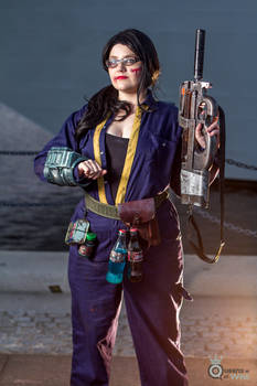 AMAZING FALLOUT COSPLAY