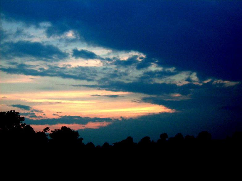 troubled sky by bulletkisses222 on DeviantArt