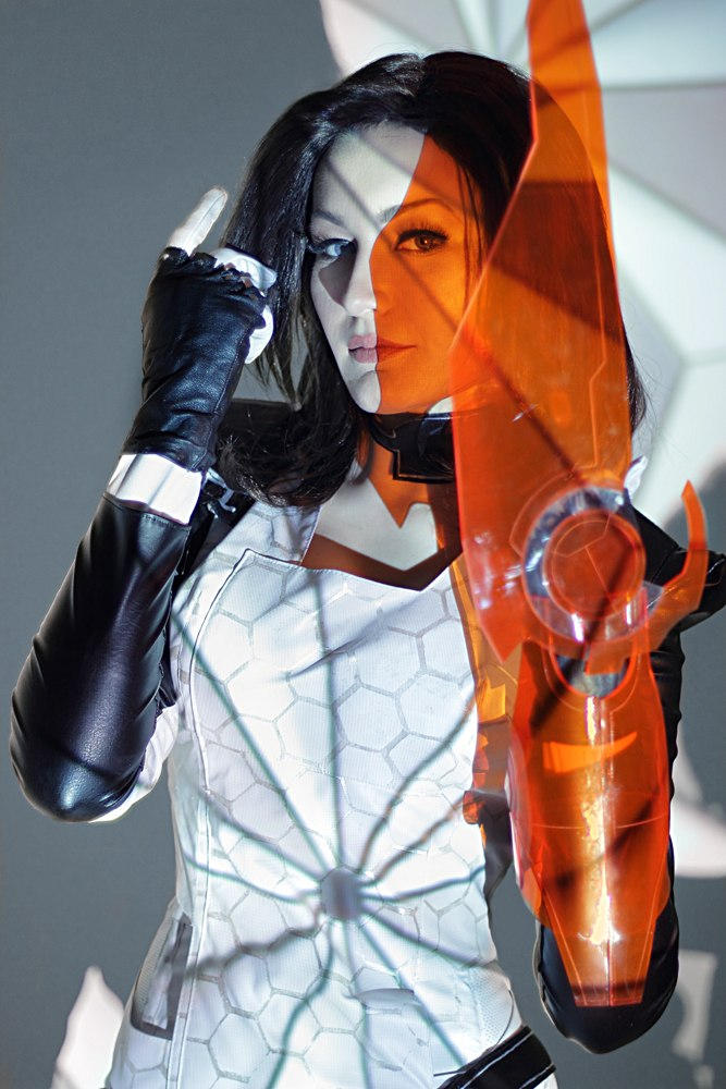 Mass Effect Miranda Lawson Cosplay By MonoAbel On DeviantArt mass-effect-miranda-lawson-cosplay-by-monoabel-on-deviantart