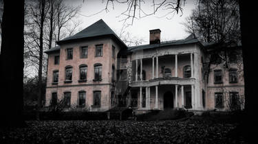 Old Photo Of A Haunted Mansion (12)