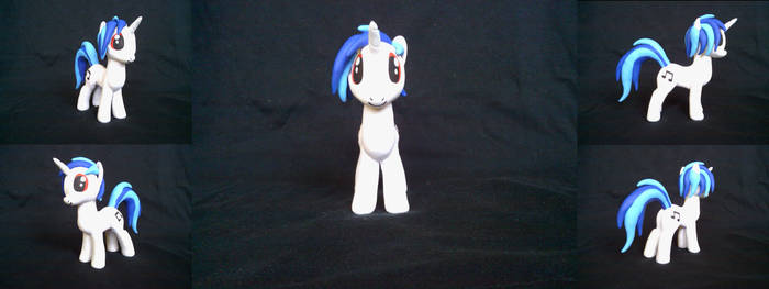 Vinyl Scratch sculpture