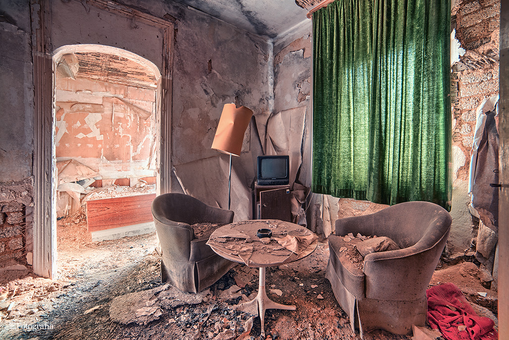 Coffee Table by AbandonedZone
