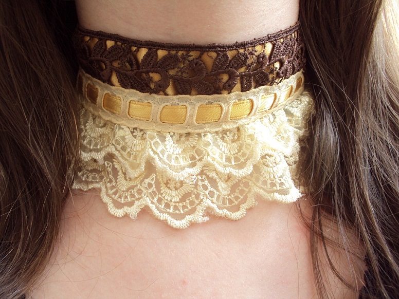 Lace Choker