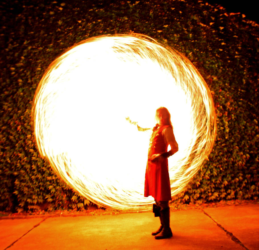 Пои автор. Танец огня. Танец пламени. Танцующий огонь. Огненный танец.