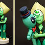 Sculpture commission: Peridot with alien plushie