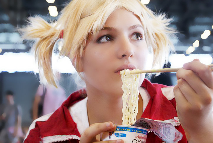 Hiyori eats Ramen