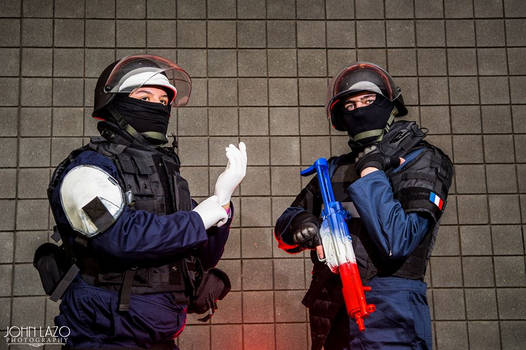 Rainbow Six Siege Doc and Rook cosplays