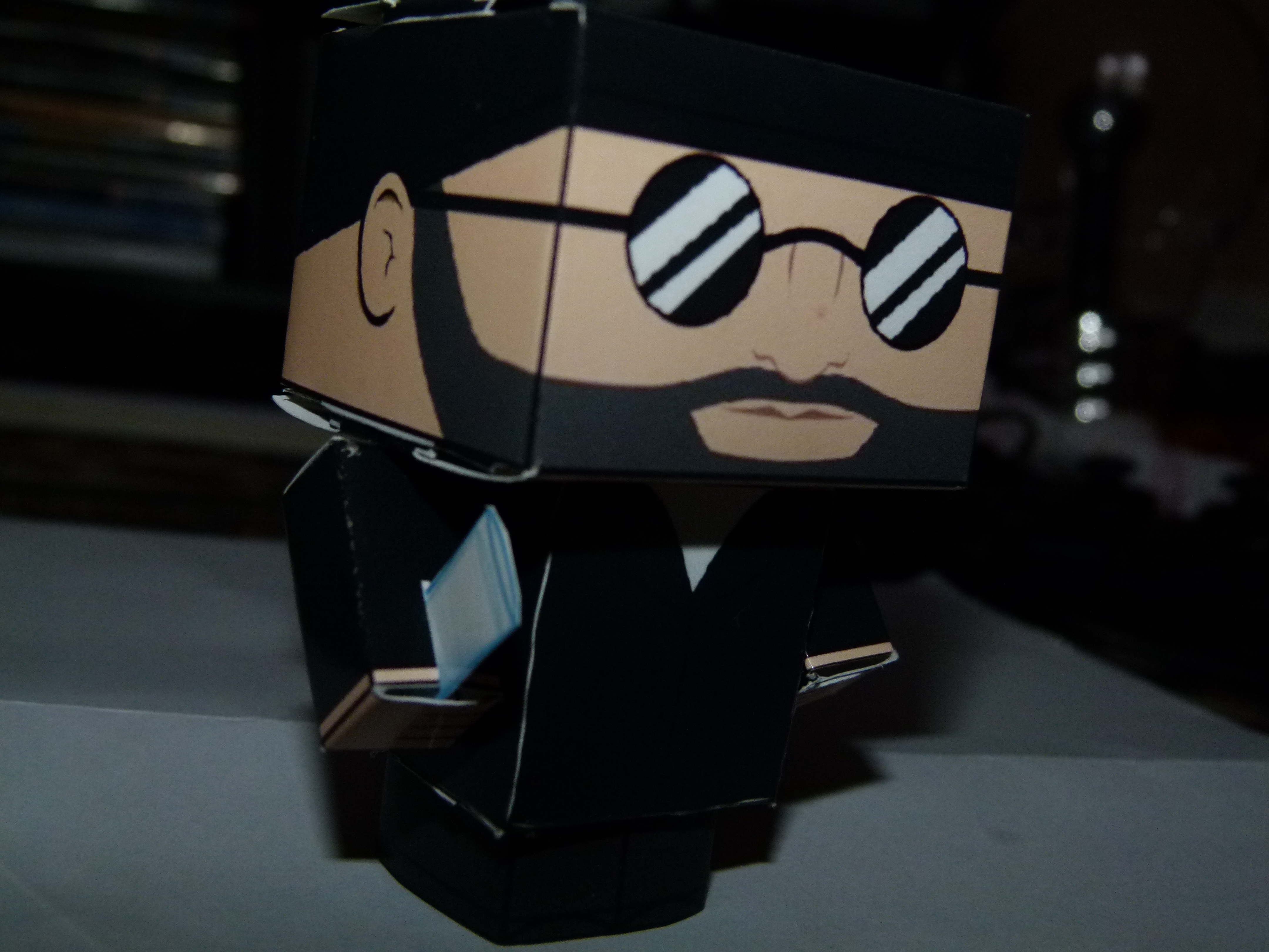 Jean Reno : Leon Cubeecraft