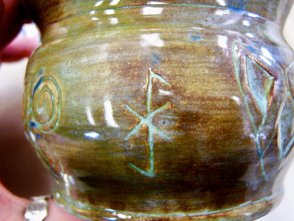 Rune inscribed clay pot_4