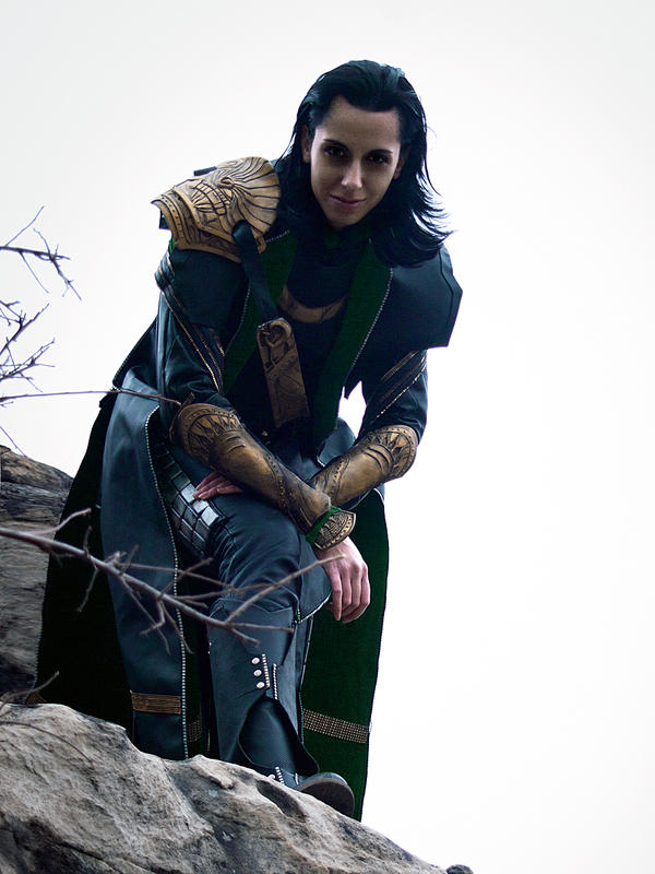 Loki Cosplay: Watching the Brawl