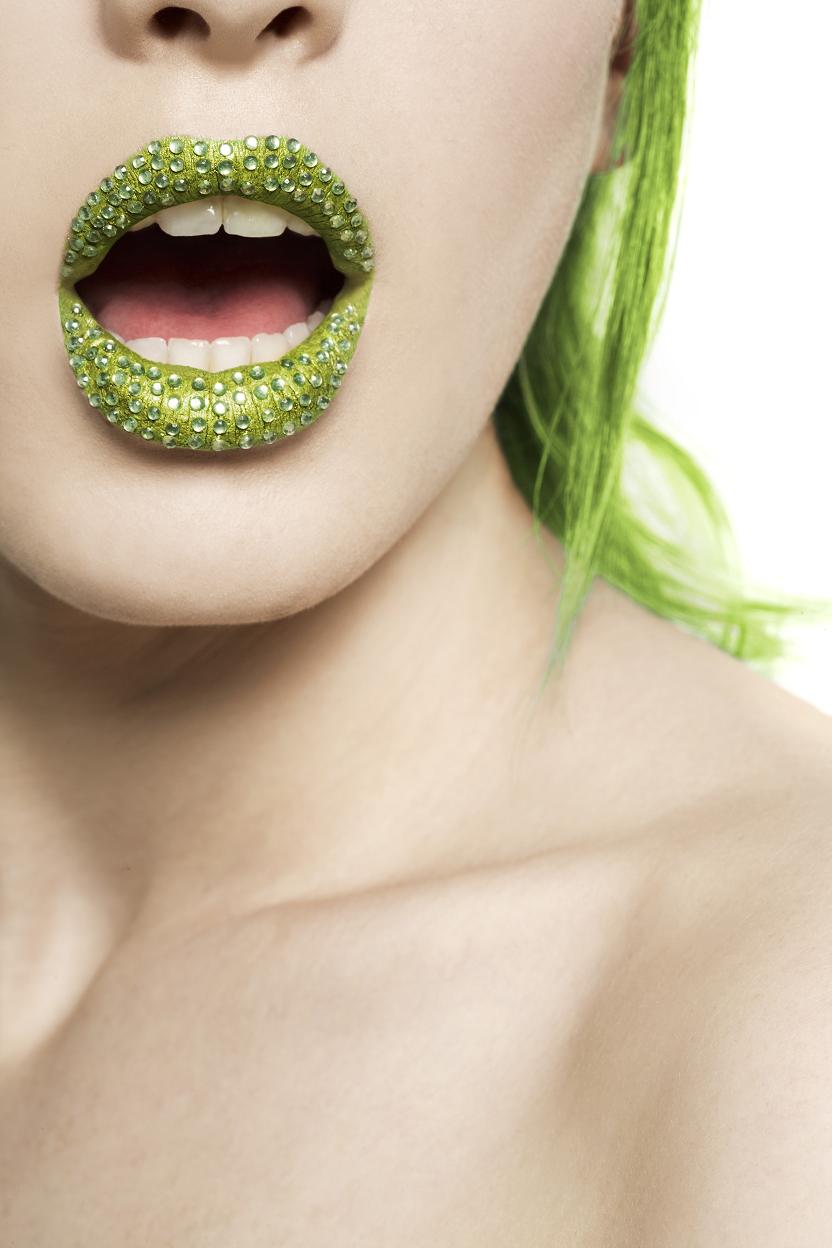 Green diamond lips.