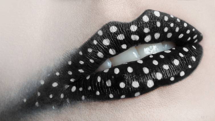 Polka dot lips