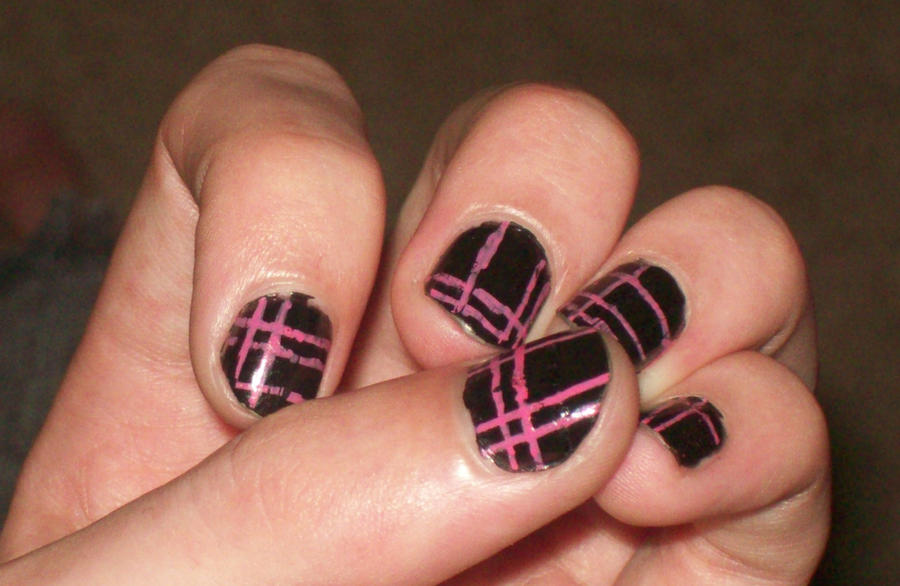 Pink and Black Plad nail art by Emokitty1234 on DeviantArt