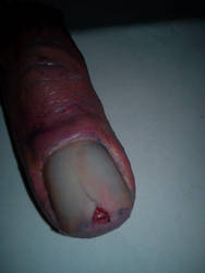 Severed Finger (keychain)