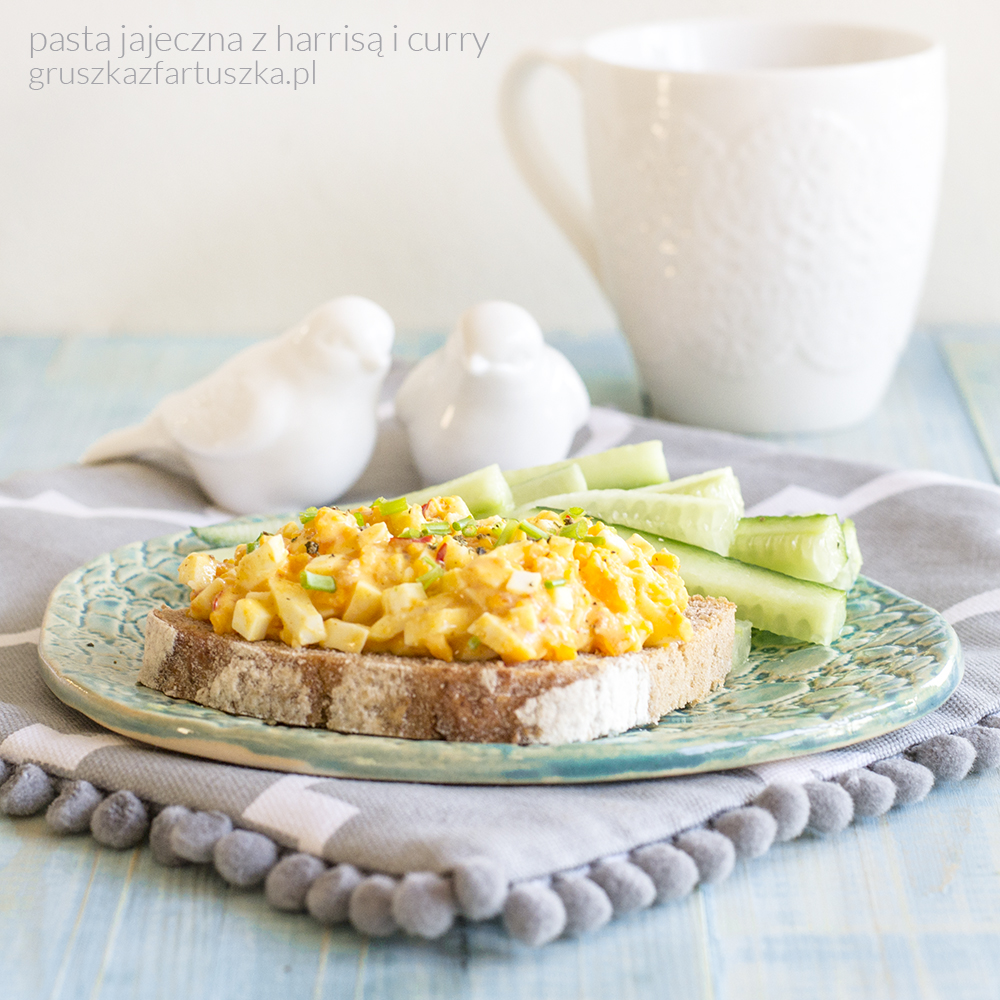 egg salad with harrisa and curry