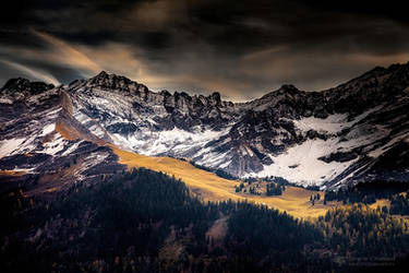 The mountain in the autumn fire. by BrunoCHATARD