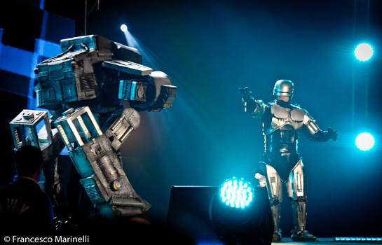 Ed-209 and Robocop Costumes- Romics Cosplay Awards