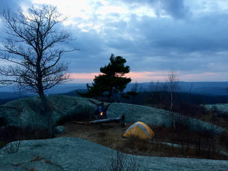 Rock nest camping 