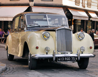 Austin Princess front view