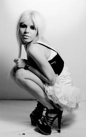 kerli whoo7