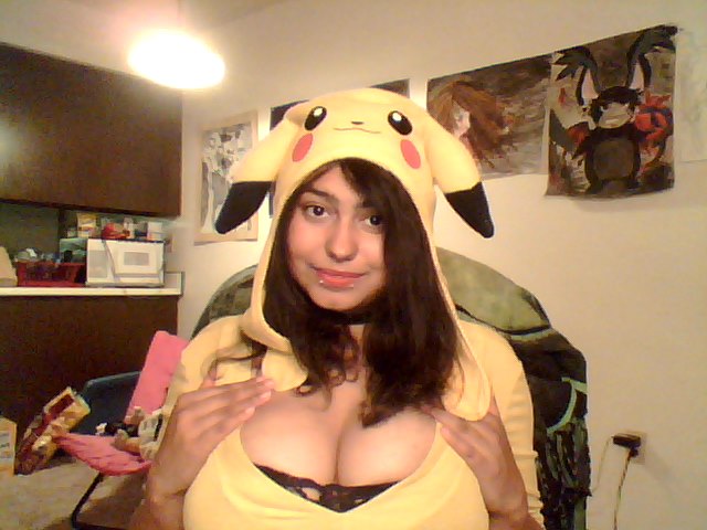 Pika pika loves chu