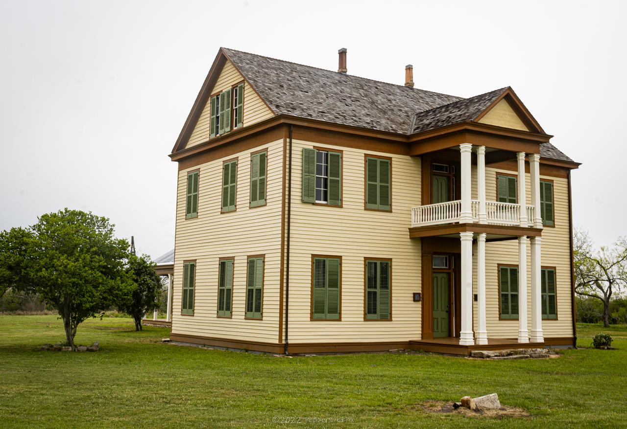 Ruckman House by PeppermintPics on DeviantArt