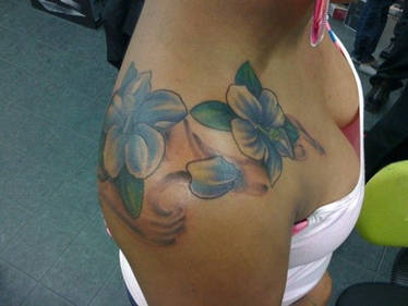 hibiscus over shoulder 2