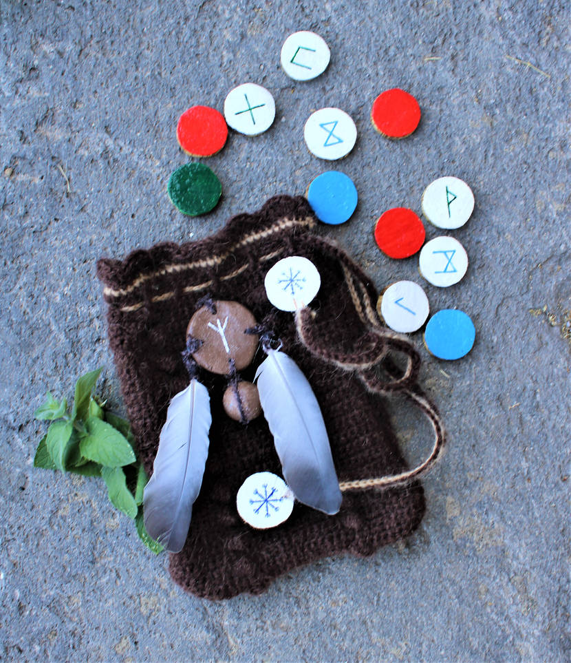 Shadowbane Rune Disc Elder Futhark Set in Wood , disc runes (5) by MagickWorks on DeviantArt