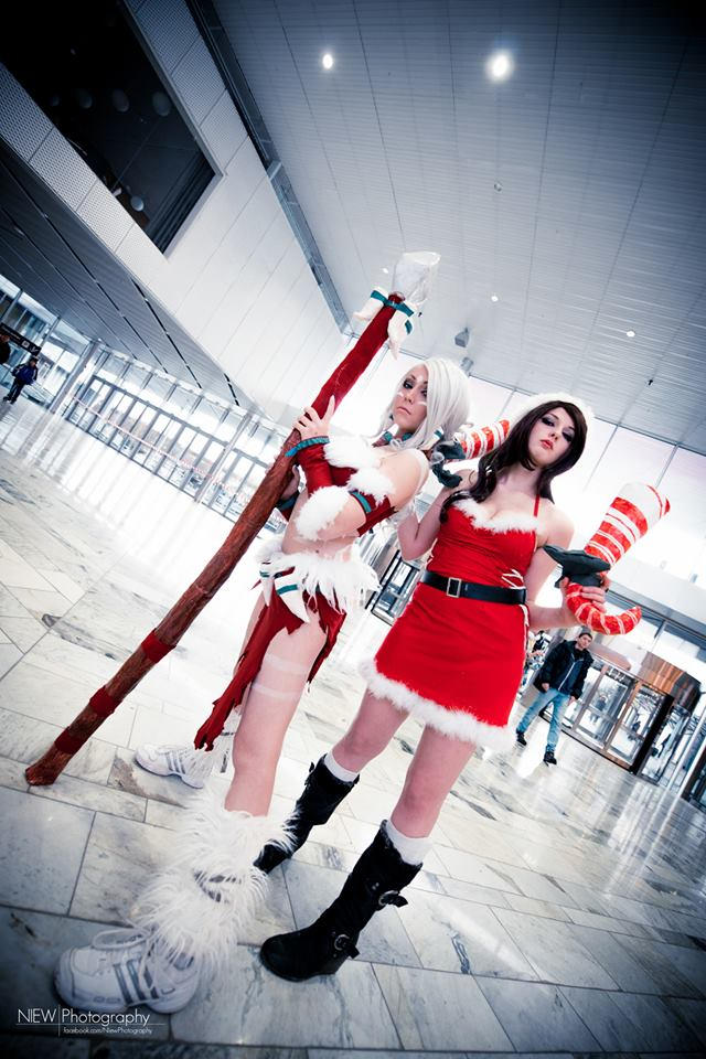 Nidalee and Miss Fortune Cosplay (2)