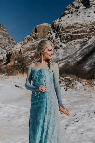 Queen Elsa of Arendelle by Nandra11 on DeviantArt