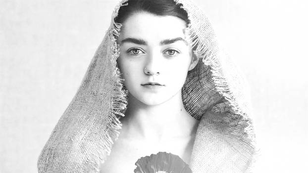 Maisie Williams Black and White