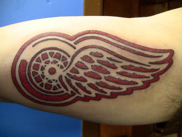 red wing tattoo hours