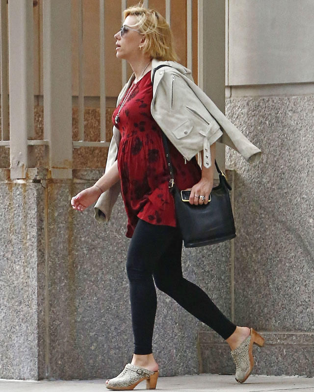 Scarlett Johansson Weight Gain by robbie12345678910 on DeviantArt Scarlett Johansson Weight Gain by robbie12345678910 on DeviantArt